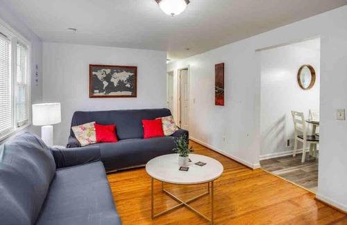 Rochester House | ~Ranch W/Hot Tub~ by Arprt/Dtwn/UofR/RIT W/AC