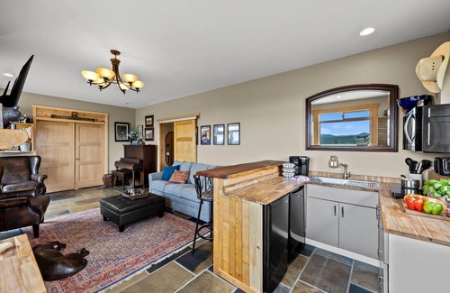 Kamloops House | Ranchland Private Suite on 80 acre ranch, 15 min from Kamloops!