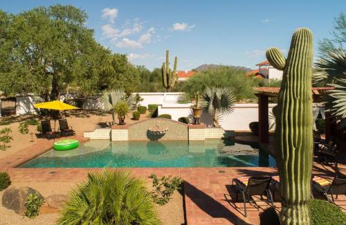 North Scottsdale House | Rancho Relaxo by PaseoHomesAZ with Pool, Spa and Separate Casita