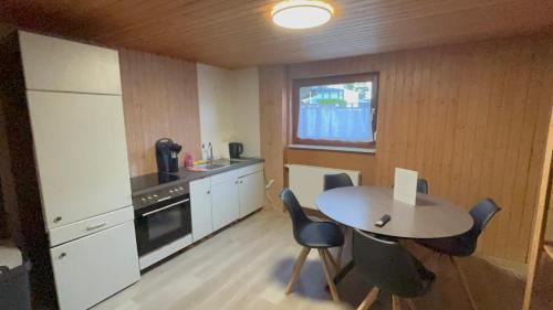 Trossingen Apartment | RANGE Monteurswohnung Parkplatz WLAN 1-5 P