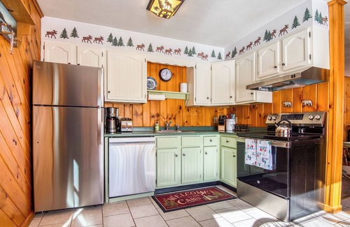 Rangeley House | Rangeley Manor B | Updated Cottage with Shared Waterfront Access on Rangeley Lake