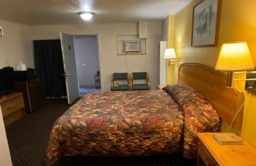 Cheyenne Hotel | RANGER MOTEL