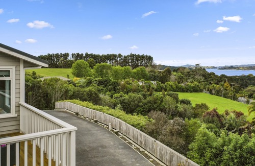 Kerikeri House | Rangitane Retreat - Two Minutes from Water Access
