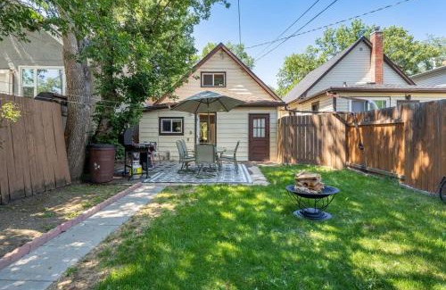 Drumheller House | Raptor Retreat Family