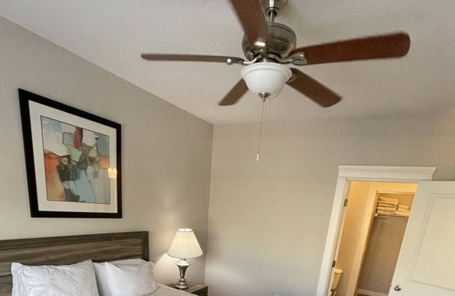Carmel Apartment | RARE 1 bedroom with DEN + 2 full baths in Carmel!