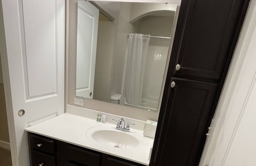 Carmel Apartment | RARE 1 bedroom with DEN + 2 full baths in Carmel!