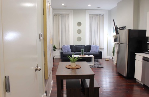 Albany Apartment | ★ RARE 1BR Apt with Character GREAT Location! W/D★