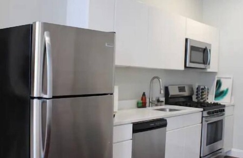 Albany Apartment | ★ RARE 1BR Apt with Character GREAT Location! W/D★