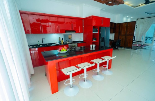 Sanur Villa | Rare Beach Front Villa! Beach Gate! No Cars on Walks! Ocean & Sunrise Views!
