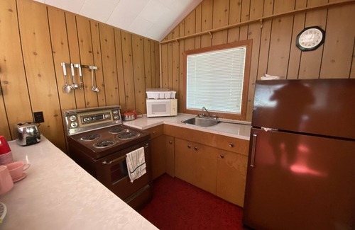 Northern Ontario Cabin | Rare Beachfront Cabin in Clearwater Bay, only 25 min from Kenora. Pet friendly!