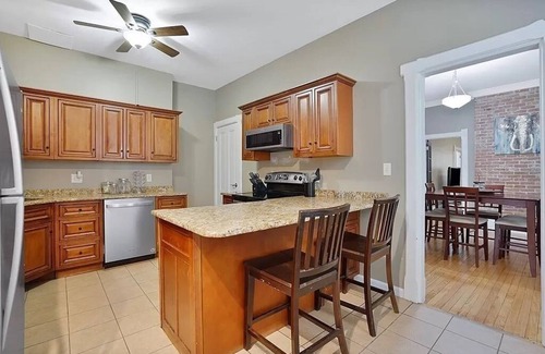 Metro Center House | Rare, Brick 6-bedroom Row house within minutes of Marvelous Springfield's
