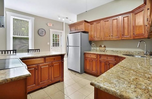 Metro Center House | Rare, Brick 6-bedroom Row house within minutes of Marvelous Springfield's
