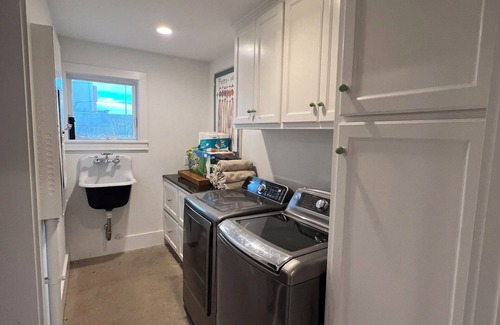 Central East Austin House | RARE East Austin Victorian Home - Walk to Downtown
