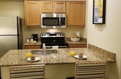 White Station House | Rare Find! 3 Units w/ Parking, Pets Allowed, Close to Memphis Rock n Soul Museum