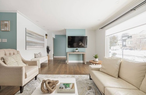 Westboro House | Rare find! 4 BR Exec Home in Westboro Beach with Chef's Kitchen, Guest Suite