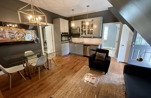 Wading River House | RARE FIND: IMMACULATE COTTAGE at start of the North Fork Wine Country