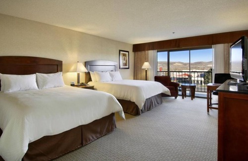 Elko Hotel | Rare Find Outdoor Pool, Parking, Pets Allowed, Close to Johnny Appleseed Park!