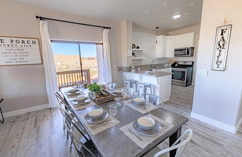 Greenehaven House | RARE FIND: Overlook Lake Powell from your deck