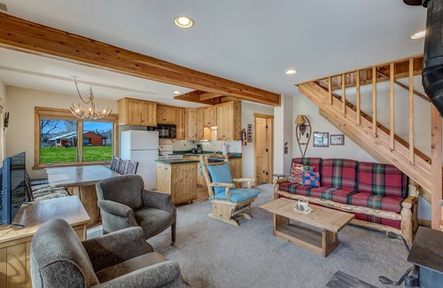 Clark Ski Chalet | Rare gem and outdoorsman's paradise near hunting, fishing, and snowshoeing!