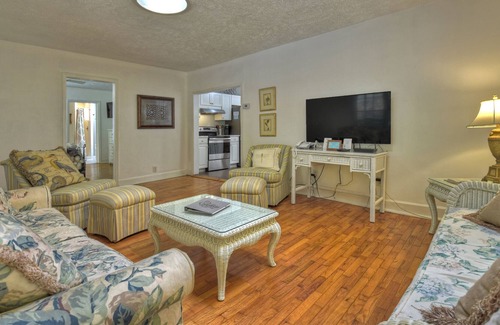 Williamstown House | Rare Gem on the Banks of the Toccoa River-Walking Distance to Town with Restaurants & Breweries