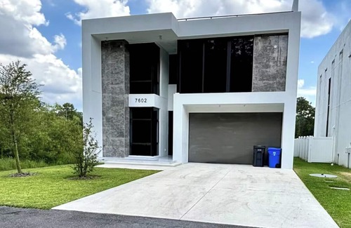 Citrus Park House | Rare Luxury 4-bedroom house in charming Tampa with WiFi, AC