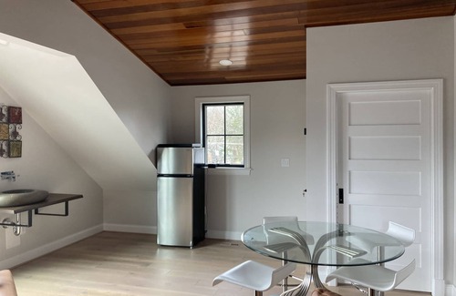 Cleveland Park House | Rare Luxury Spacious City Suite