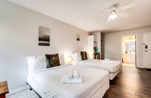 Dwight Cabin | Rare Muskoka Chalet Suite - A2