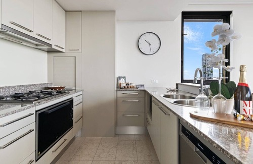 Brisbane Central Business District Apartment | Rare Ocean Views|Huge 4 Bedroom Sub Penthouse
