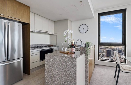 Brisbane Central Business District Apartment | Rare Ocean Views|Huge 4 Bedroom Sub Penthouse