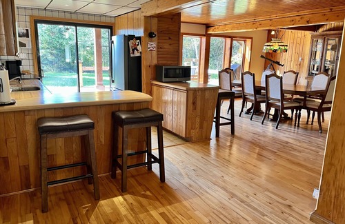 La Macaza Ski Chalet | Rare Pearl Directly on the shore of Lac Chaud