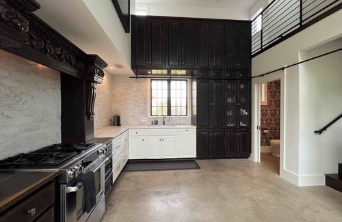 Swede Hill House | Rare - Unique East Austin Home - Walk to Downtown