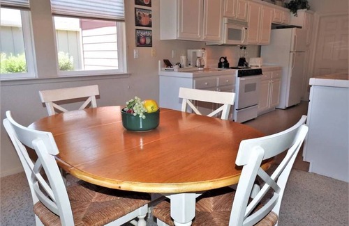Angels Camp House | Raspberry Cottage-stunning view of golfcourse