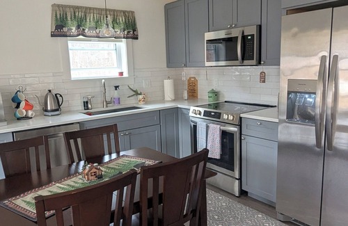 Wilmington House | Raspberry cottage-w/sauna and EV chargernminutes from Whiteface and Lake Placid