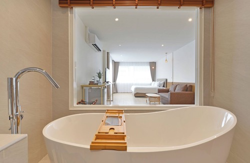 Pathumwan Hotel | Ratchathewi Hyde Away