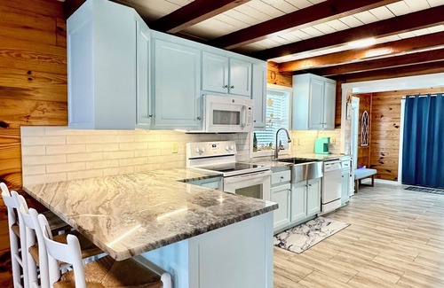 Tappahannock House | RATES REDUCED for winter season. Book your getaway at The River!