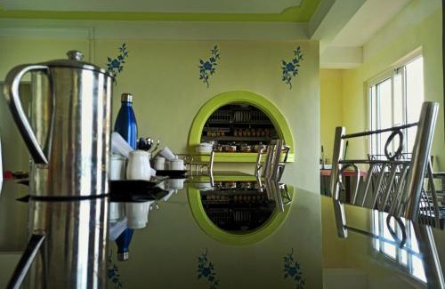 Turuk House | Ratna Homestay & Restaurant