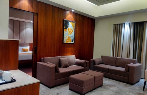 Beltola Hotel | RATNAMOULI PALACE