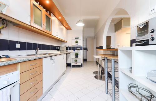 Santa Isabel Apartment | Rato Elegant By Homing