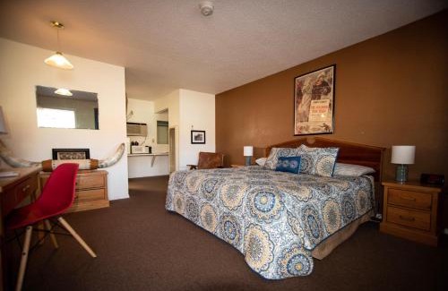 Raton Hotel | Raton Pass Motor Inn