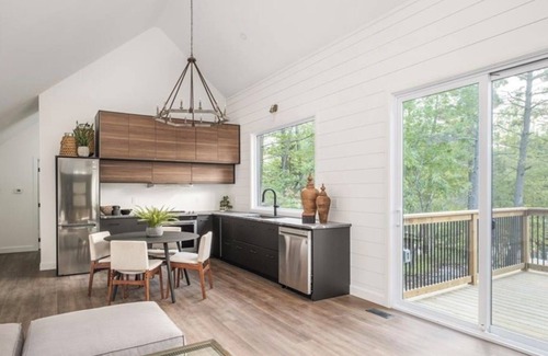 Trent Lakes Cottage | Raven Rock Retreat
