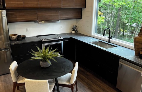 Trent Lakes Cottage | Raven Rock Retreat