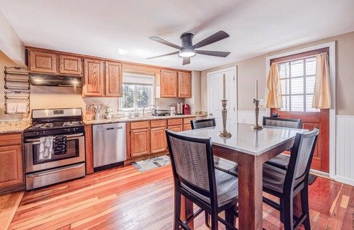 Salem Condo | Ravens Hollow- Enchanting 2-bedroom condo Near Downtown Salem