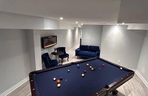 Whitby Apartment | Ravine Retreat - 3RM Suite, 2BD, 1 WR, Pool, Sauna