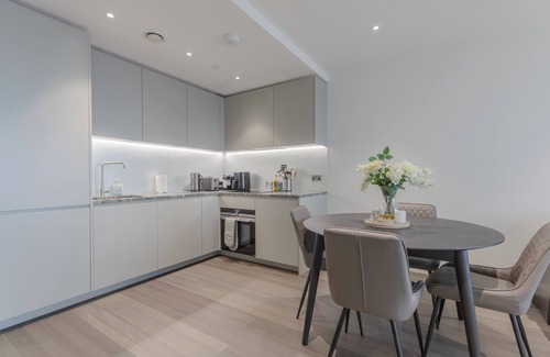 Peninsula Apartment | Ravishing 1BD Flat - 2 minute walk from the O2!