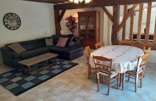 Pellevoisin House | Ravissante longère avec grand jardin et cheminée