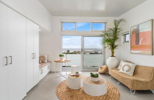 Wamberal Apartment | Ray of Sunshine, Wamberal Isyd