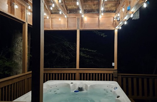 Slade Cabin | Ray's Dream in Red River Gorge with Hot Tub