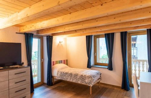 Excenex House | Rayon de Miel