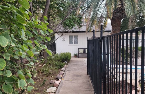 South Medlock Place House | RazInn Central Phoenix