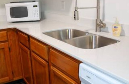 Fayetteville House | Razorback Moan Place - 7 min from Razorback Stadium